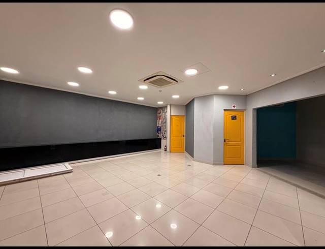 BUSINESS PROPERTY TO RENT IN HUMEWOOD